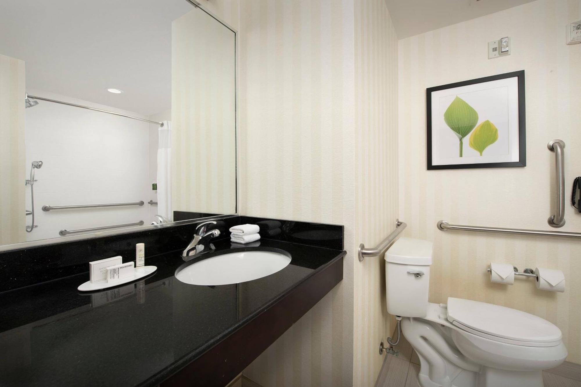 Fairfield Inn & Suites Baltimore BWI Airport Линтикам Экстерьер фото